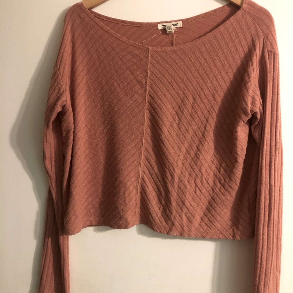 Blush pink/peach billabong long sleeve crop top